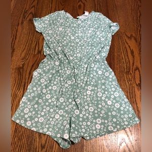 This cute jumper suit size 10